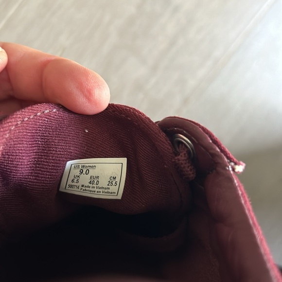 Women’s Old Skool VANS, Size 9, Maroon & White - Picture 8 of 9